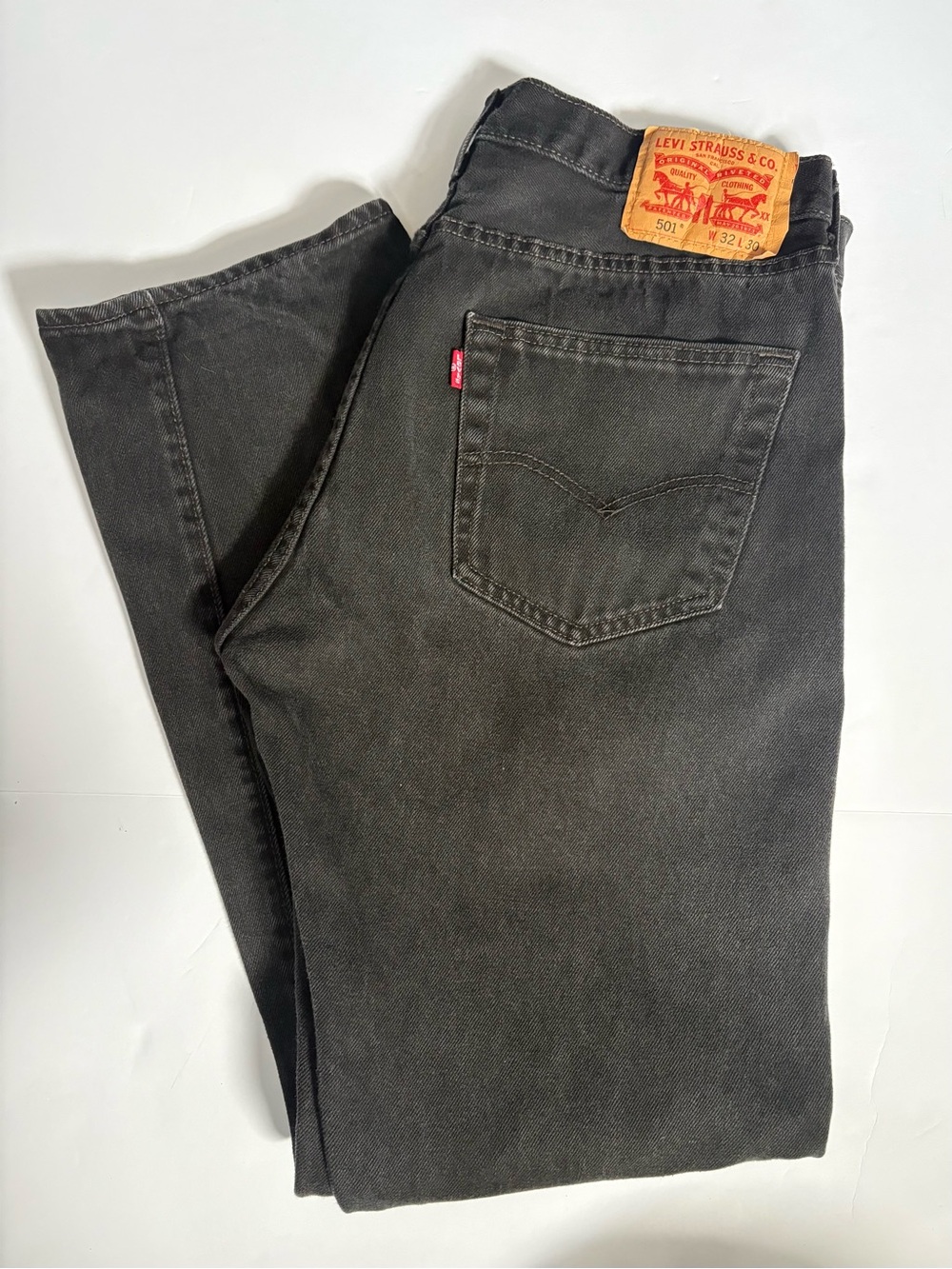 Levi's 501 original fit Black Washed Denim Button Fly Jeans, Men’s Sz 32x30.